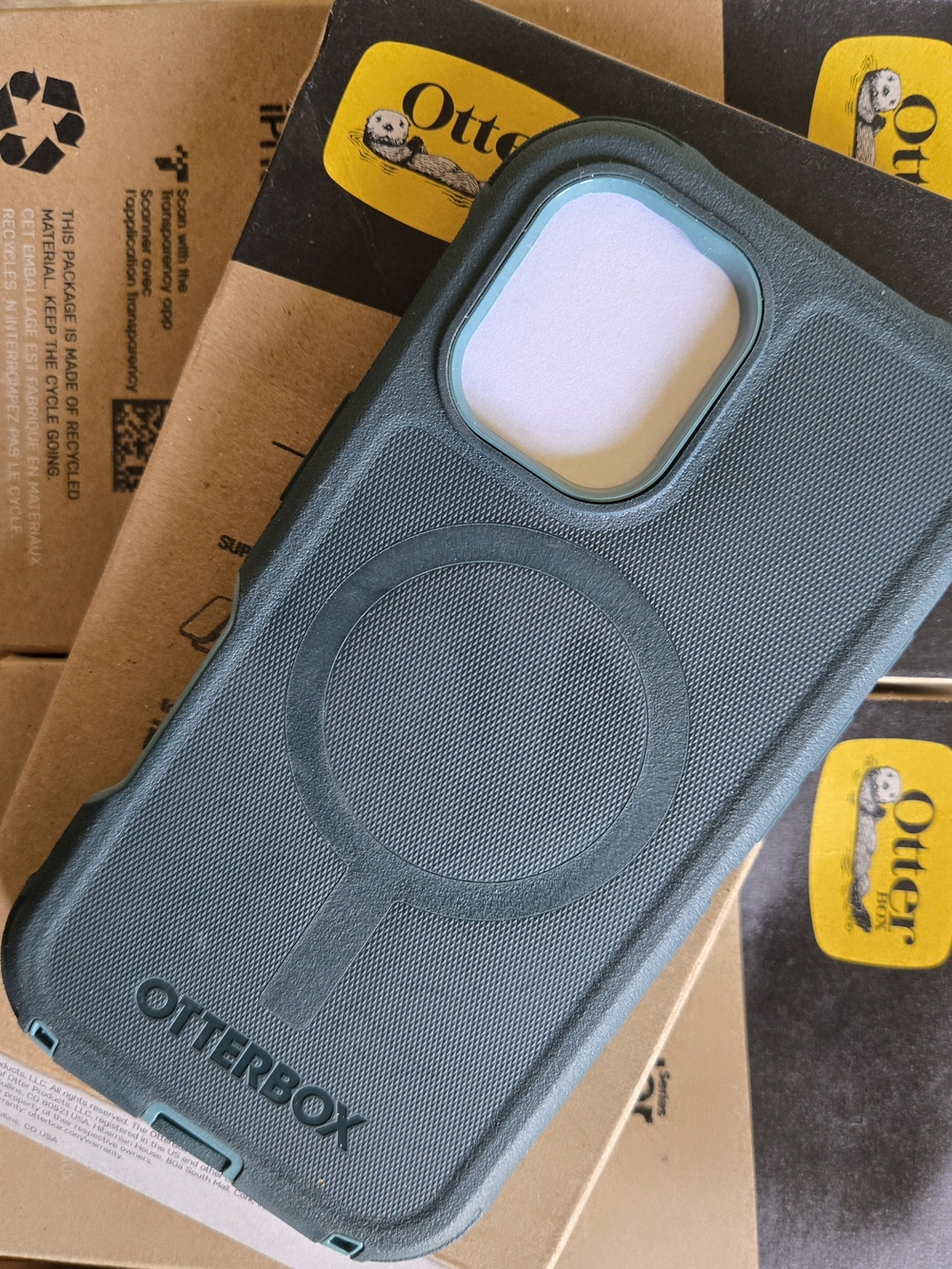 OtterBox iPhone 16 Defender Series Case in Sagebrush (green)